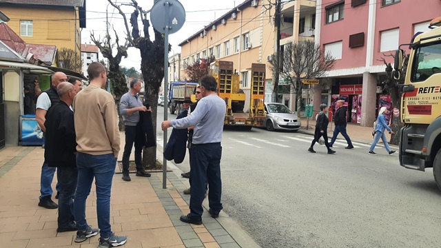 Brus protestGradj170425b