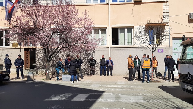 Brus protestPrevoznici190325b