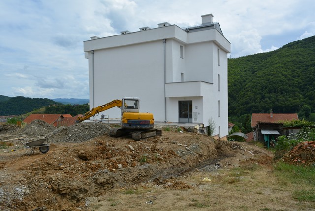 Brus zgradazaiseljene