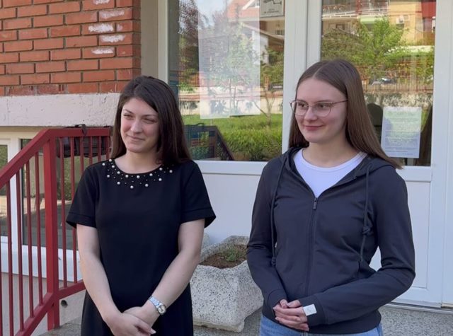 Brus SrednjaSkolaucenice0424a