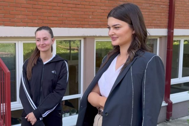 Brus SrednjaSkolaucenice0424b
