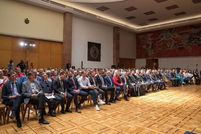 MOS stipendije05233