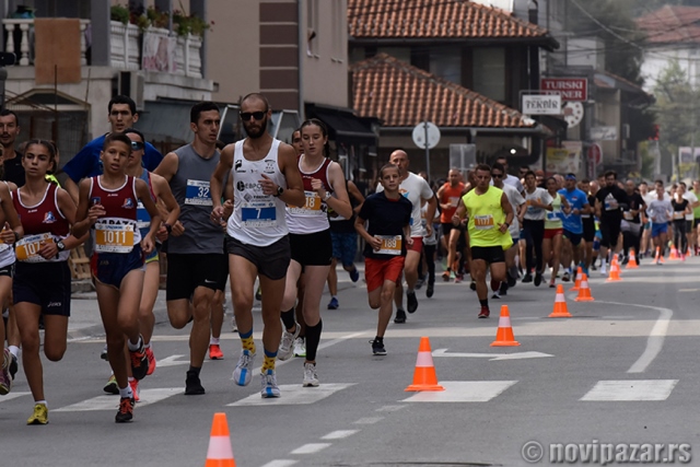 Brus ONLINE - Pazarski polumaraton doprineo da Novi Pazar bude trkački svet  u malom