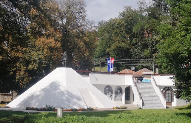 MilunkaSavic spomensobaJB920c